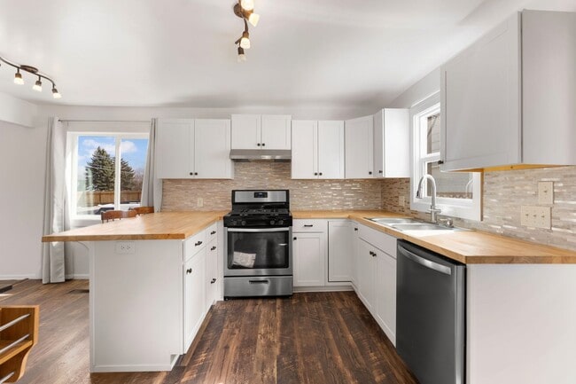 146 E Cottonwood Dr in Kalispell, MT - Building Photo - Building Photo