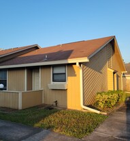 1334 Independence Dr in Orange Park, FL - Building Photo