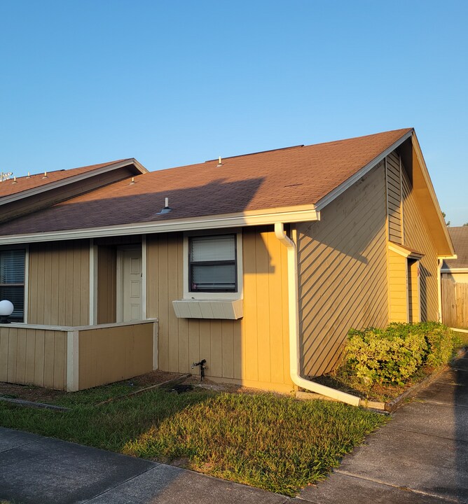 1334 Independence Dr in Orange Park, FL - Building Photo