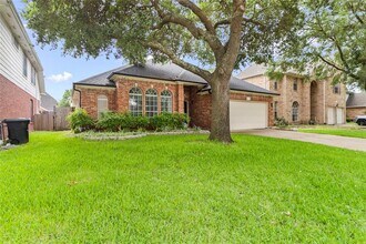 2105 Mossy Trail Dr in Katy, TX - Building Photo - Building Photo
