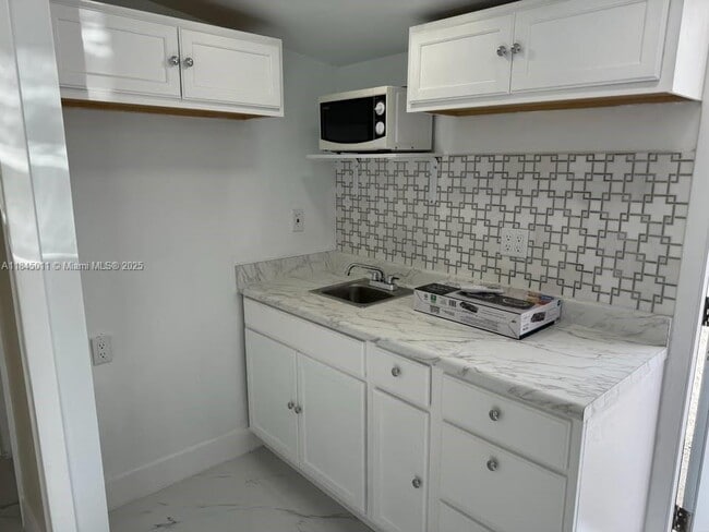 27020 SW 144th Ave in Homestead, FL - Building Photo - Building Photo
