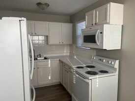 210 S Brentwood St in Lakewood, CO - Building Photo