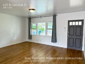 425 N Lincoln St in Burbank, CA - Building Photo - Building Photo
