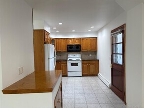 205 N Greeley Ave in Chappaqua, NY - Building Photo - Building Photo