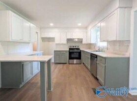 9115 Strong Dr SE in Huntsville, AL - Building Photo