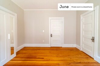 Room in Shared 5 bed/2 bath home in Brookline, MA - Building Photo - Building Photo