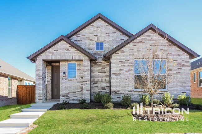 property at 8208 Howell Oak Dr