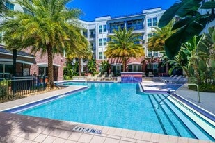 Ybor Lofts in Tampa, FL - Building Photo