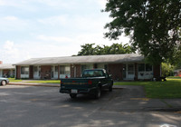 42 Golden Ct in Hadley, MA - Foto de edificio - Building Photo