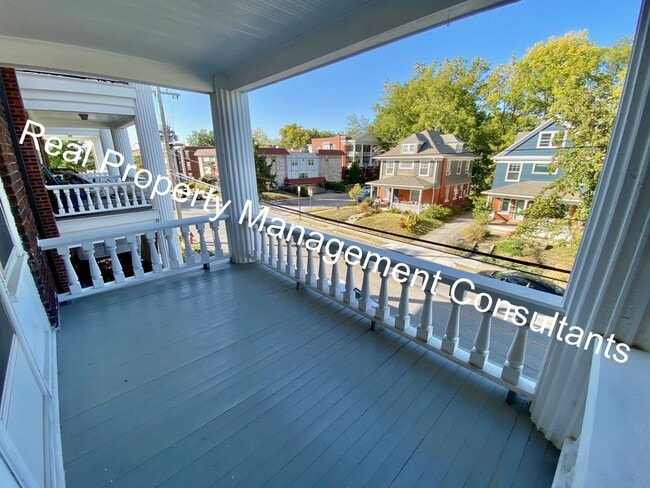 305 E 43rd St in Kansas City, MO - Building Photo - Building Photo