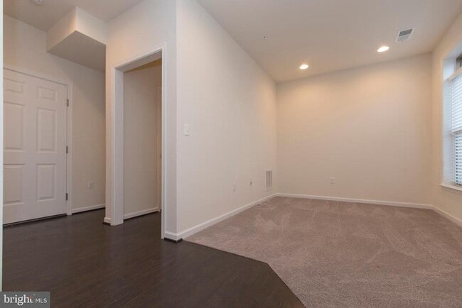 14337 Potomac Heights Ln in Rockville, MD - Building Photo - Building Photo