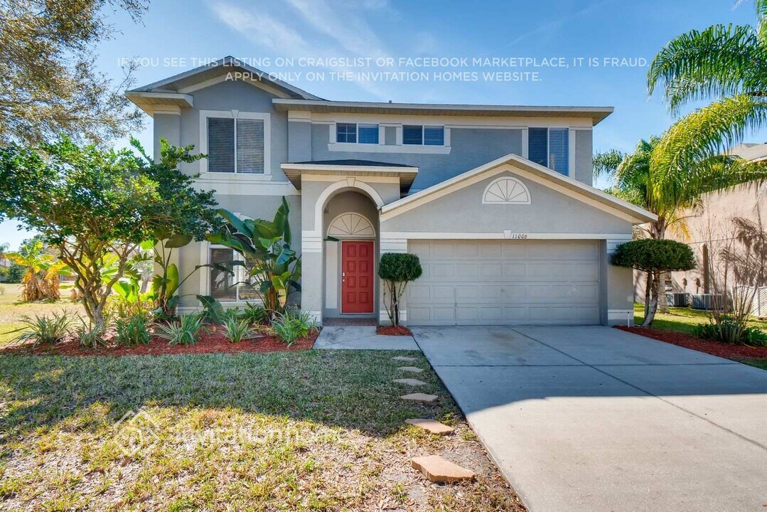 11006 Sailbrooke Dr in Riverview, FL - Building Photo