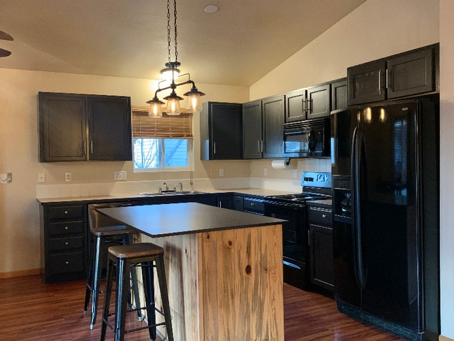 3916 Eagles Nest Dr in Evans, CO - Foto de edificio - Building Photo