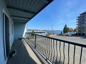 12 Rosehill St in Nanaimo, BC - Building Photo - Building Photo