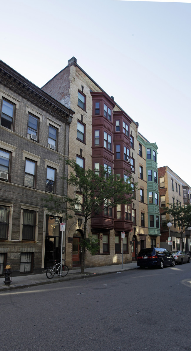 33 Cunard St in Boston, MA - Building Photo - Building Photo