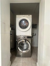 8250 SW 25th St in Miami, FL - Building Photo - Building Photo