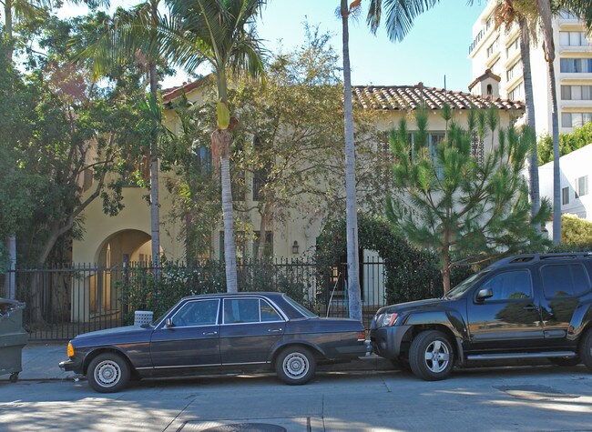 1813-1817 Grace Ave