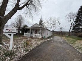 2717 Cadillac St in Moraine, OH - Building Photo