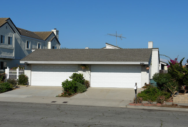 960-964 Catamaran St in Oxnard, CA - Building Photo - Building Photo