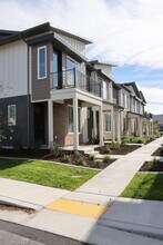 The Point Townhomes in Draper, UT - Building Photo - Building Photo