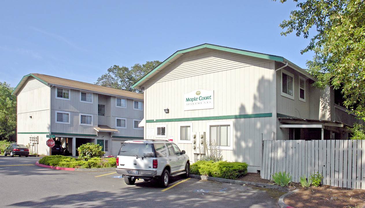 Maple Court Apartments in Lakewood, WA - Building Photo