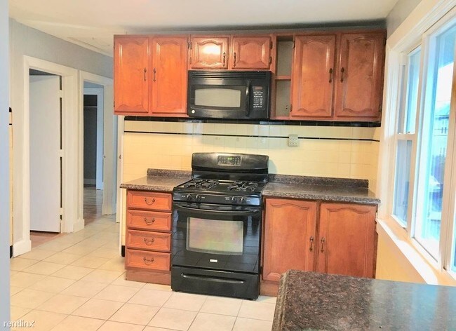 62 Woods Ave-Unit -# 2 in Somerville, MA - Building Photo - Building Photo