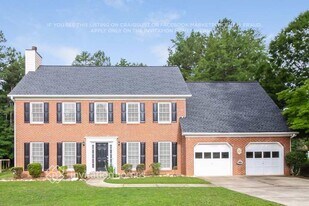 2585 Loring Rd NW in Kennesaw, GA - Building Photo