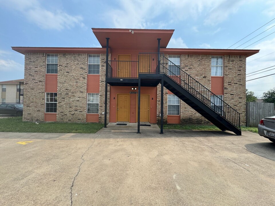 5702 Greengate Dr in Killeen, TX - Foto de edificio