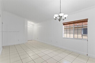 6445 SW 130th Pl in Miami, FL - Foto de edificio - Building Photo