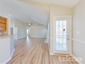 200 Pebble Brooke Ct in Covington, GA - Building Photo - Building Photo