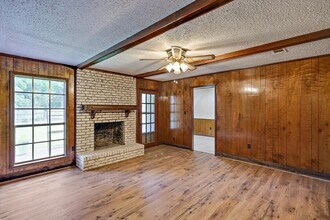 155 Cypress Dr in Madison, MS - Foto de edificio - Building Photo