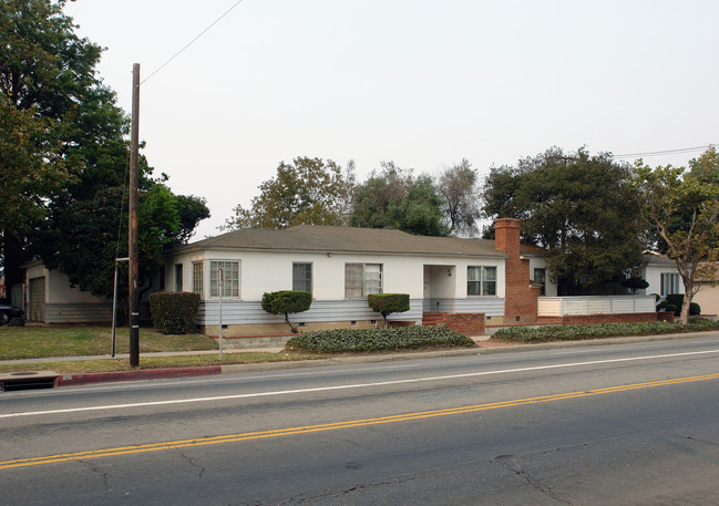 831-837 W 5th St in Oxnard, CA - Building Photo - Building Photo