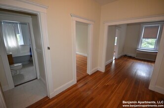 3 Egremont Rd, Unit 12 in Boston, MA - Building Photo - Building Photo