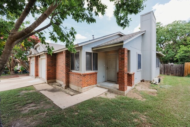 property at 1207-1207 Hyridge St