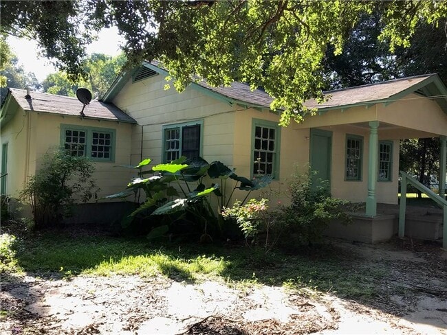 property at 1001 McRae Ave