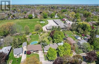 6565 Stamford Green Dr in Niagara Falls, ON - Building Photo - Building Photo