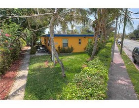 7741 Hawthorne Ave in Miami Beach, FL - Building Photo - Building Photo