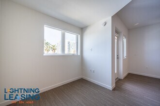 11405-11403 Chandler Blvd in Los Angeles, CA - Building Photo - Building Photo