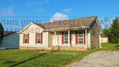 2808 Nat Hoosier Ln in Clarksville, TN - Building Photo - Building Photo