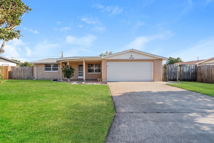 3724 Redwood Dr in Holiday, FL - Building Photo
