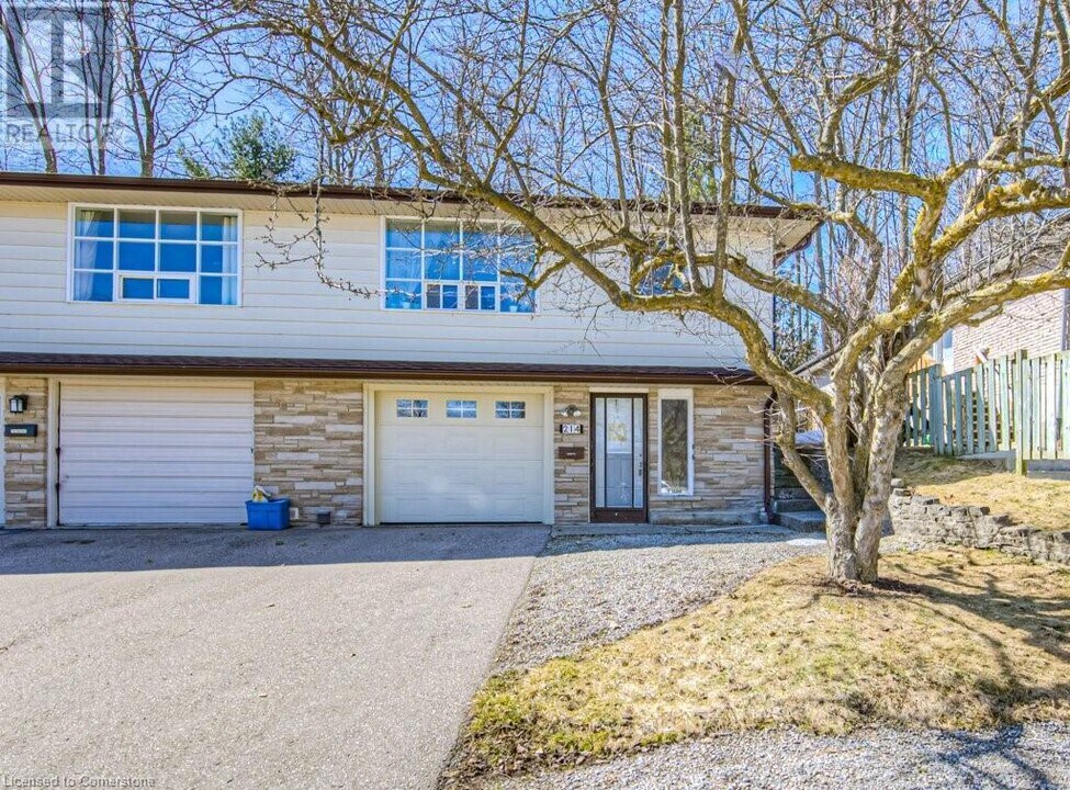 214 Ingleside Pl in Kitchener, ON - Building Photo
