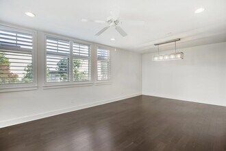 908 Nueces St, Unit 28 in Austin, TX - Building Photo - Building Photo