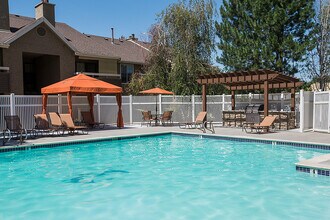 Cottonwood Apartments in Salt Lake City, UT - Building Photo - Building Photo