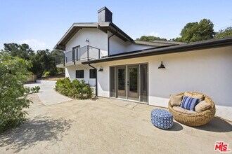 1131 Rancho Dr in Ojai, CA - Building Photo - Building Photo