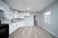 1321 Bayou St photo'