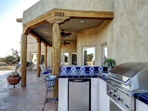 12 Estancia Ct in Santa Fe, NM - Building Photo - Building Photo