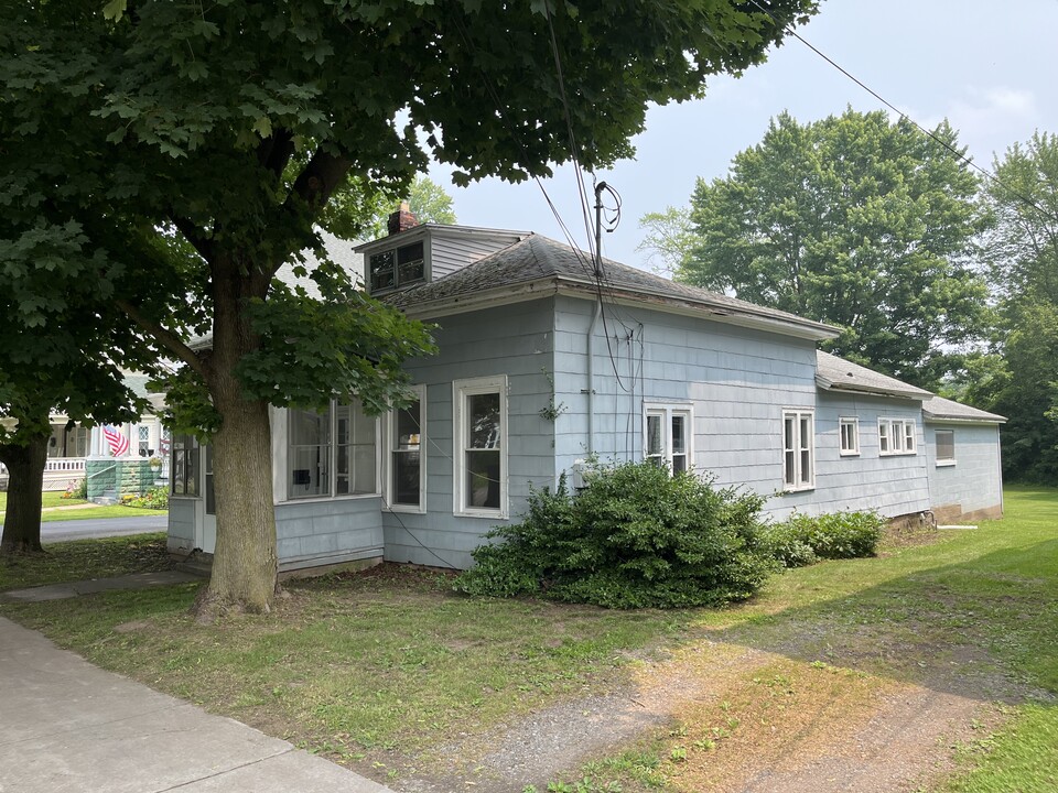 191 Glasgow St in Clyde, NY - Building Photo