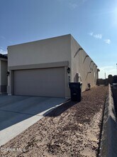 229 Farnborough St in El Paso, TX - Building Photo - Building Photo