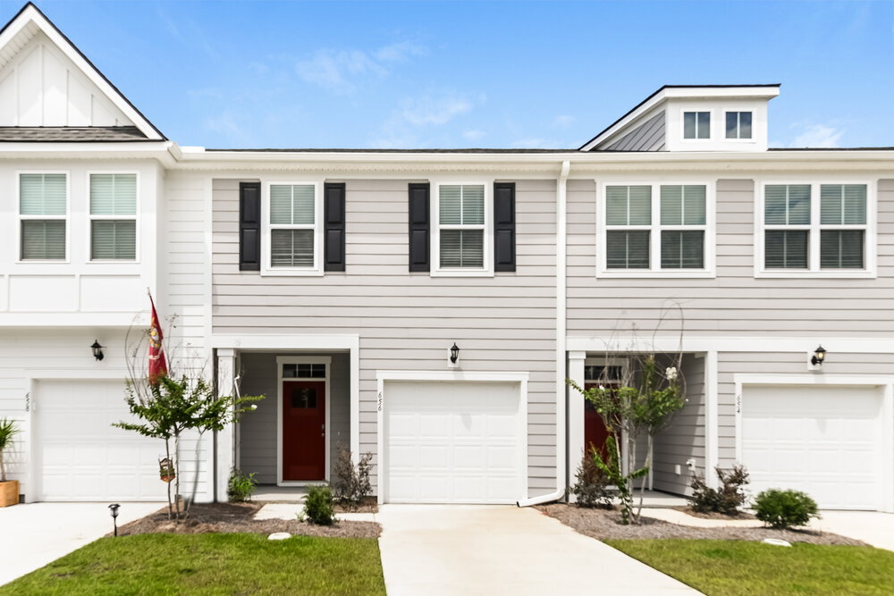 656 Trotters Ln, Unit 584 in Moncks Corner, SC - Foto de edificio