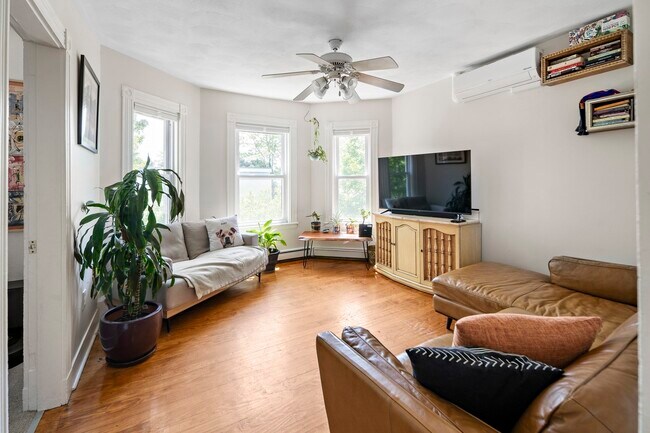 39 Regent St, Unit #3 in Cambridge, MA - Building Photo - Building Photo